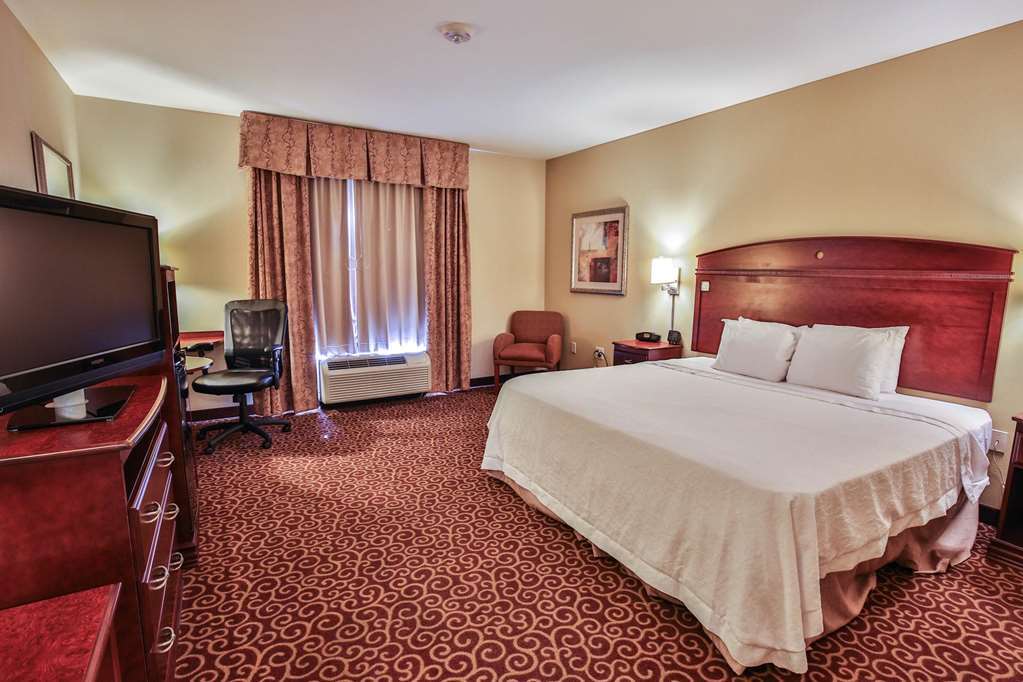 Hampton Inn & Suites Oklahoma City - South Room photo